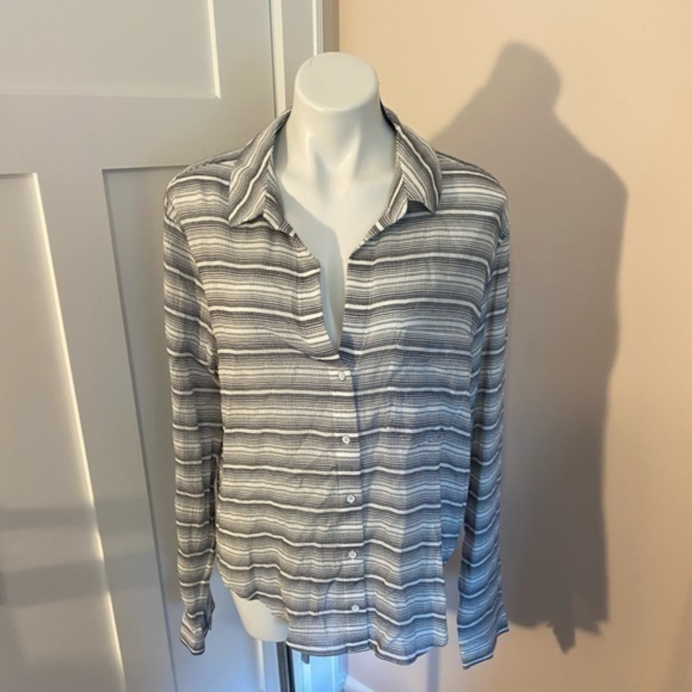 NWT Cloth and Stone Cotton Button Down
